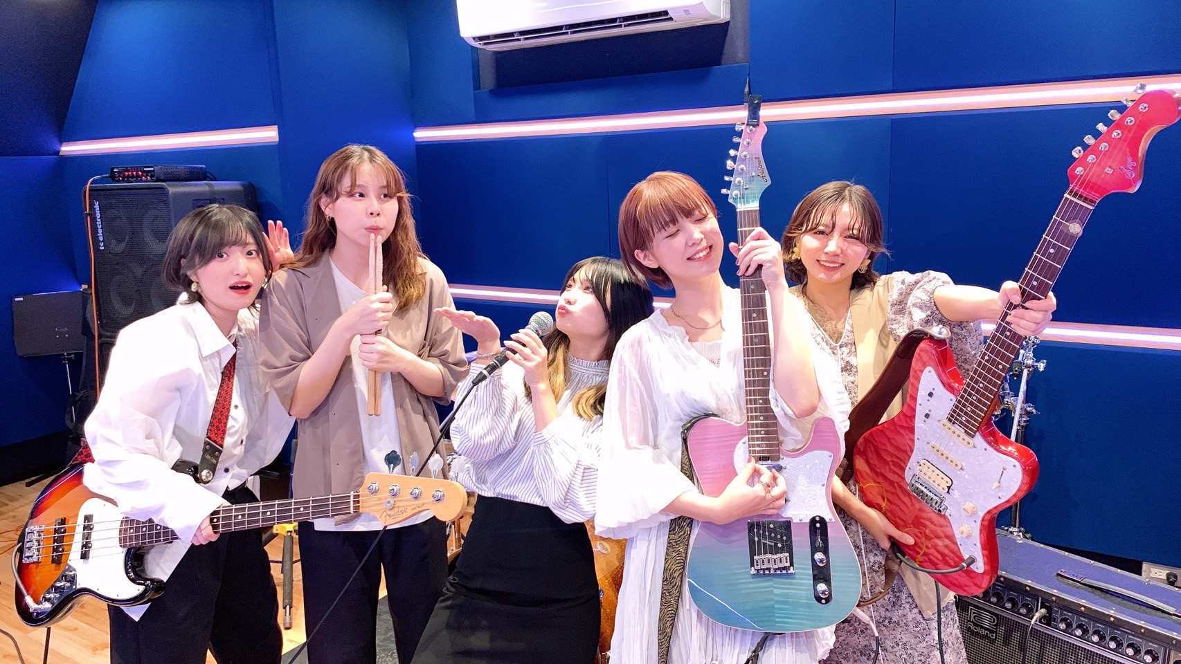 元ザ・コインロッカーズのMatsurinaとMisakiを中心に 5人組新ガールズバンド『GЯeeD（グリード）』を結成  2022年10月15日(土)新宿LOFTでデビューワンマンライブ開催：GЯeeD | アイドルメディア「セカイべ」 - 推しをもっと身近に