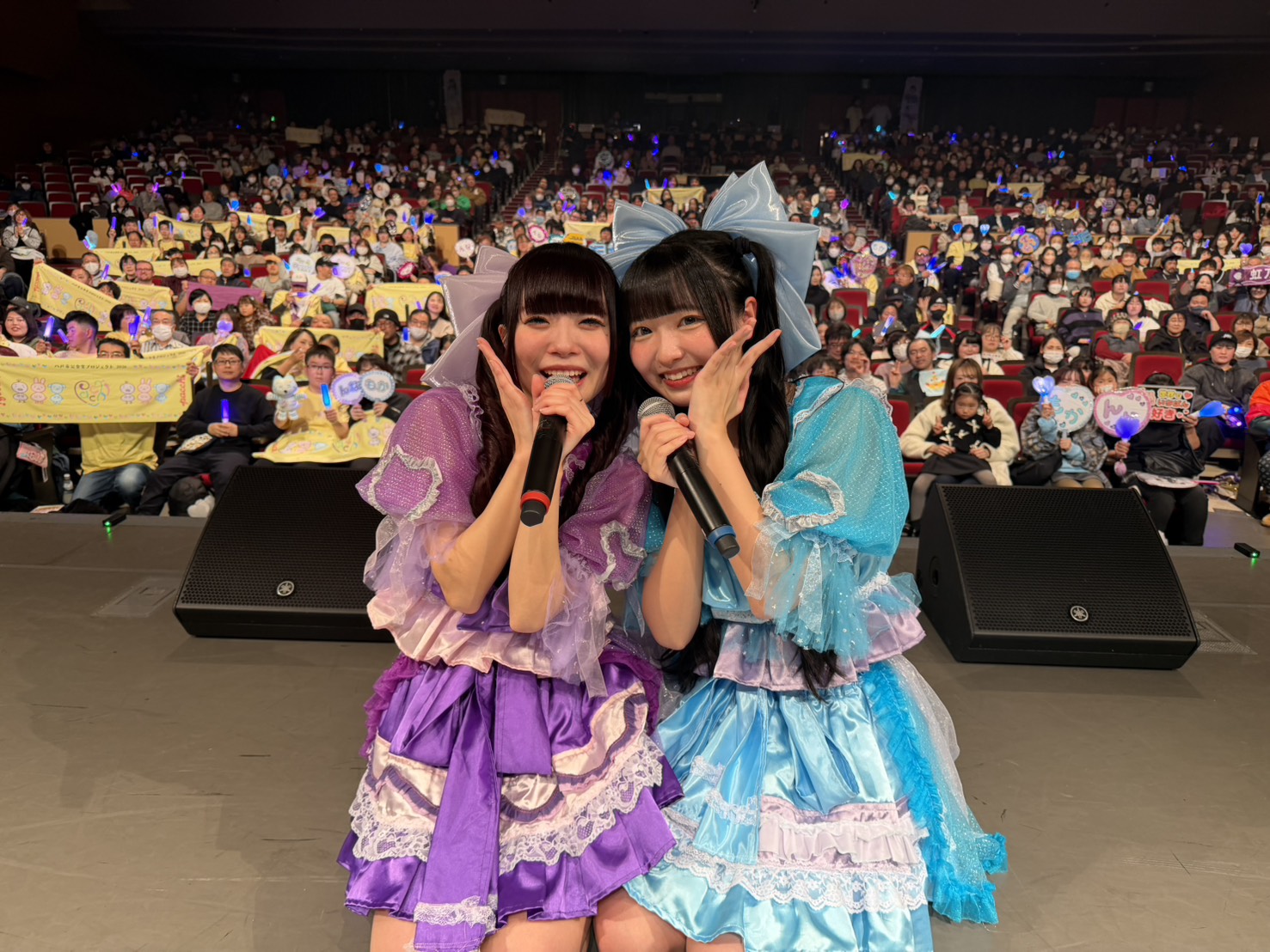 【834 枚の軌跡】八戸が揺れた！pacchi 単独ライブで最高の景色。新グループ「はっちゃん」も電撃デビュー！～ 館鼻岸壁朝市の潮風が「地方創生モデル」へ進化。八戸市公会堂が熱狂に包まれた「888 大作戦」で見えた新しい夢～：pacchi